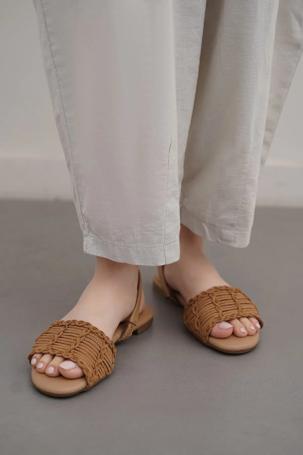 BEACH WEAVE SANDALS