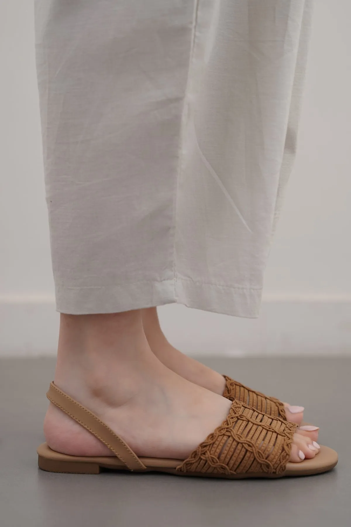 BEACH WEAVE SANDALS