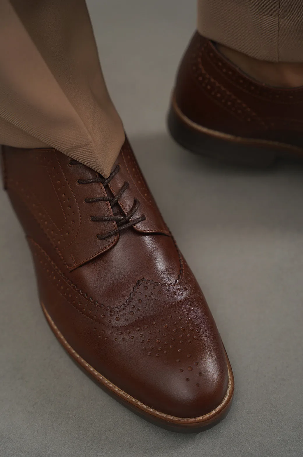 CLASSIC LEATHER BROGUES