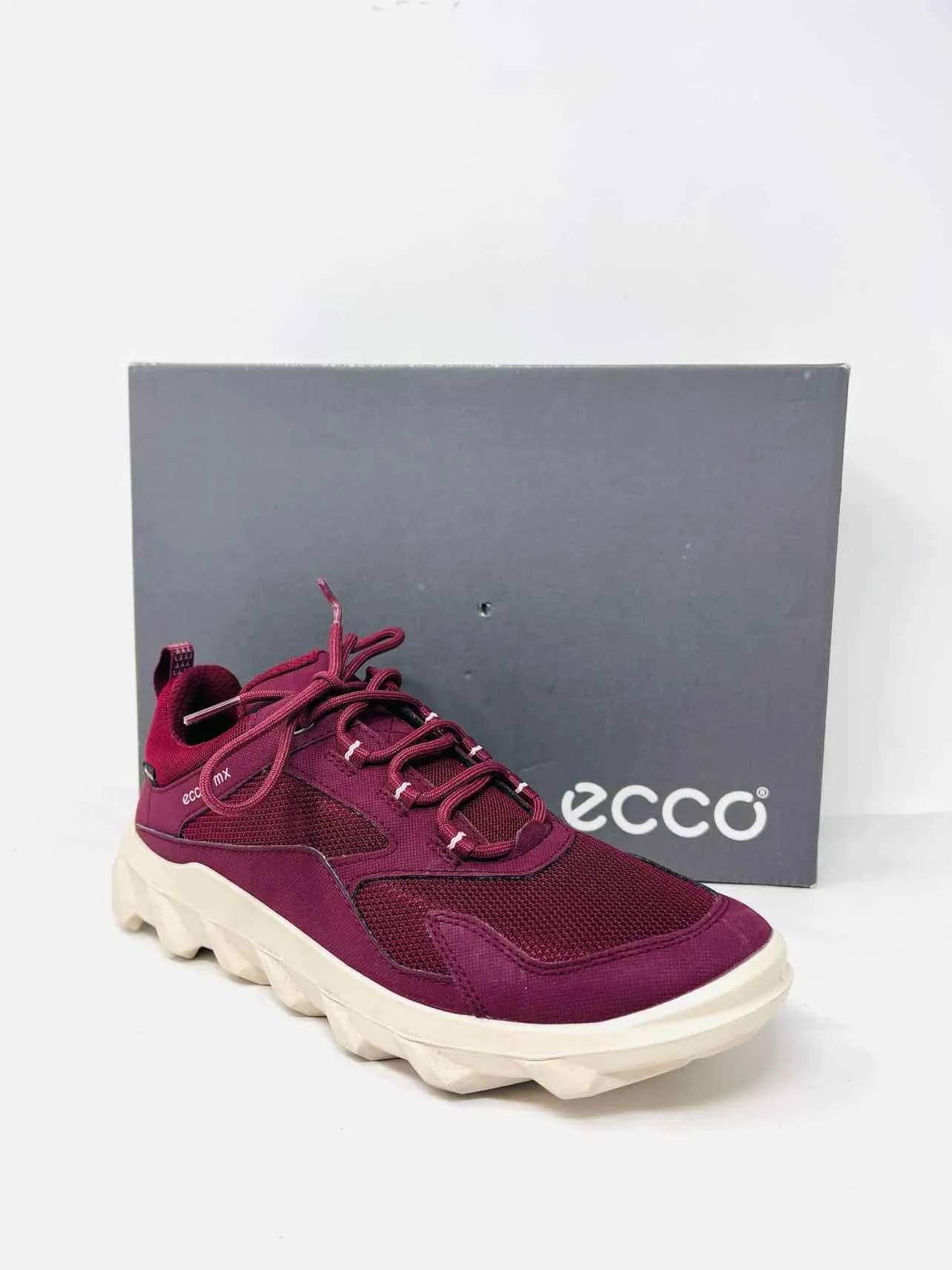 Ecco Size 8/8.5 Burgundy/Beige Lace-Up Mesh W/ BOX!!! Shoes Sneakers