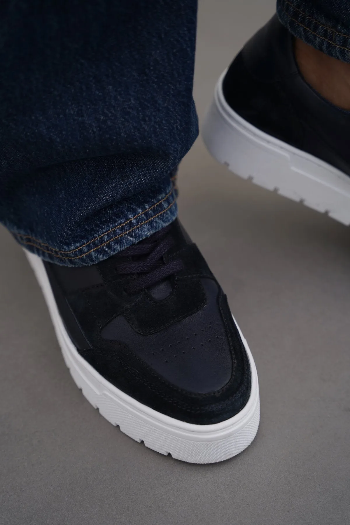 LEATHER CHUNKY SNEAKERS