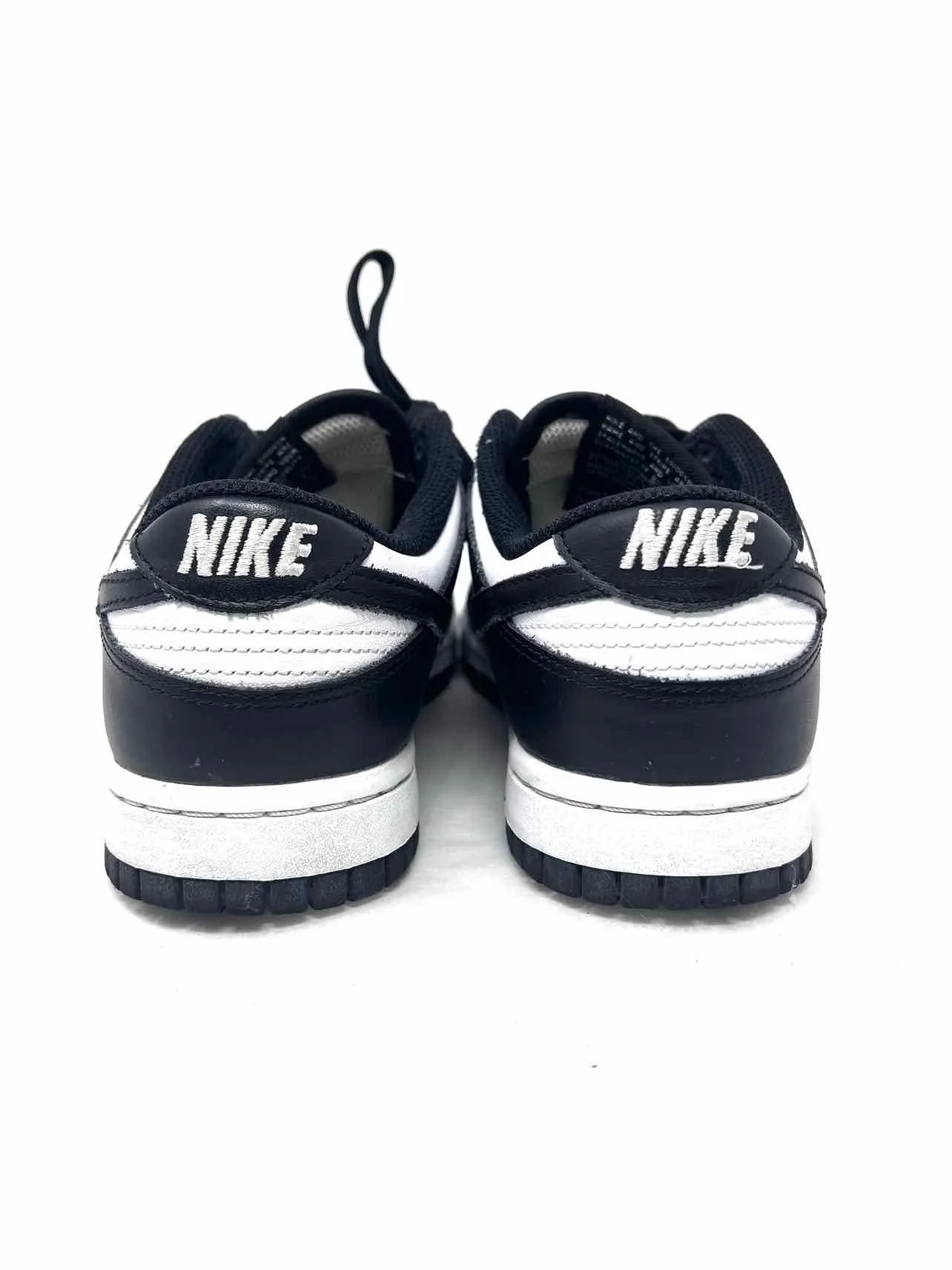 Nike Size 7 Black/White Lace-Up Leather AS IS Shoes Sneakers