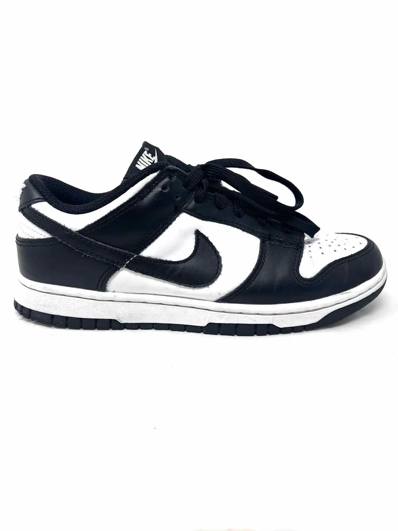 Nike Size 7 Black/White Lace-Up Leather AS IS Shoes Sneakers