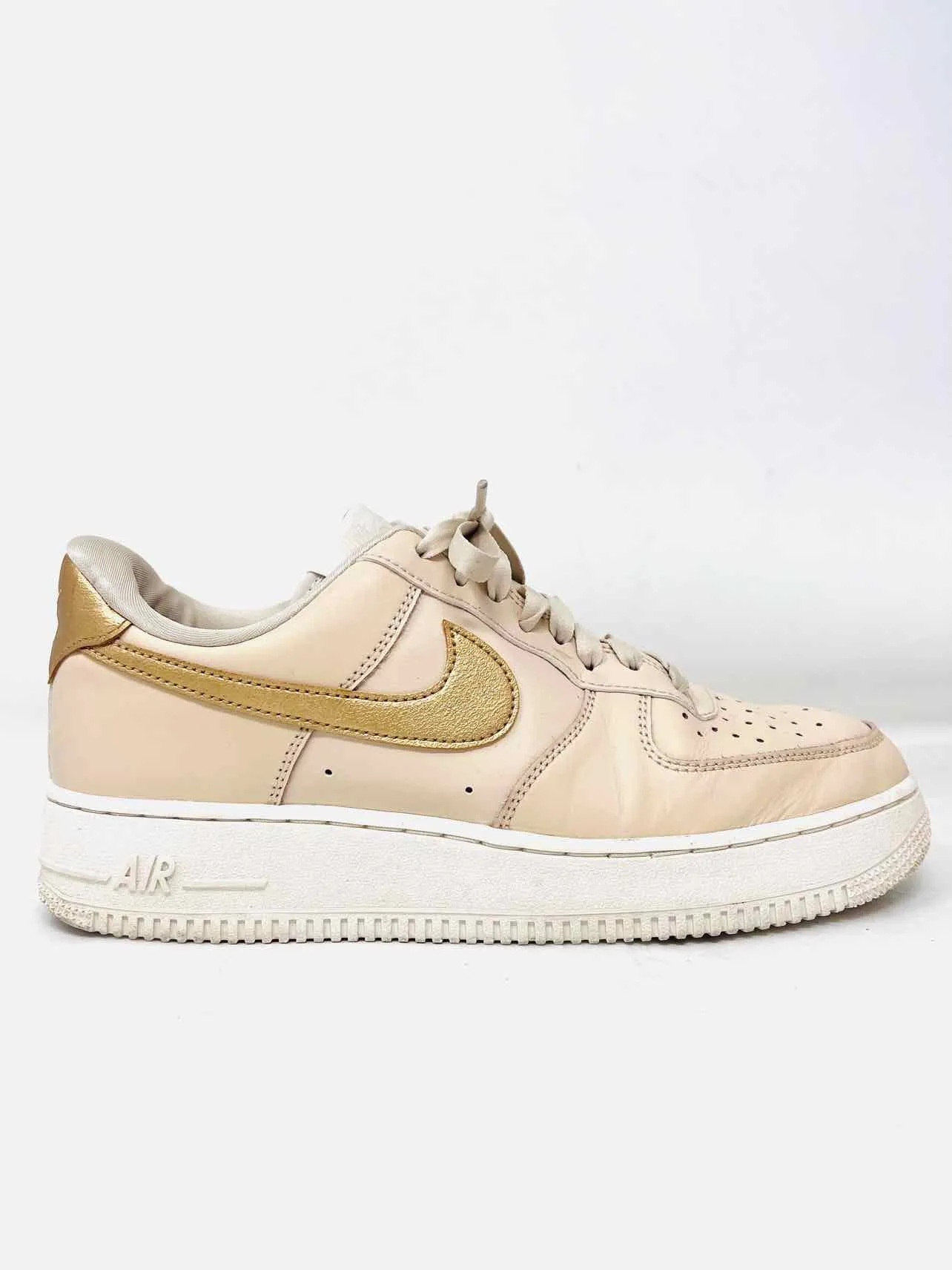 Nike Size 9 Beige/Gold Lace-Up Leather Shoes Sneakers