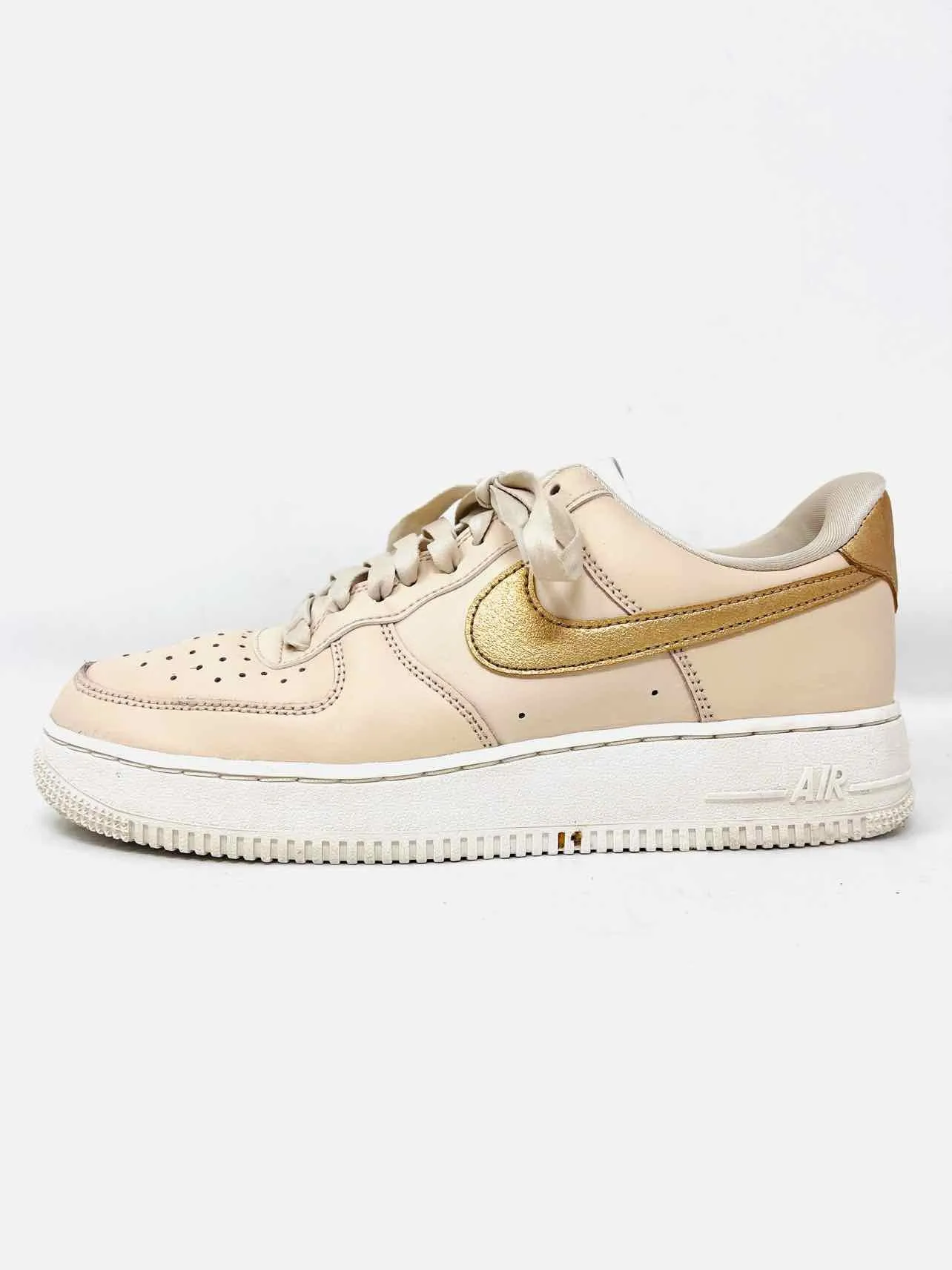 Nike Size 9 Beige/Gold Lace-Up Leather Shoes Sneakers