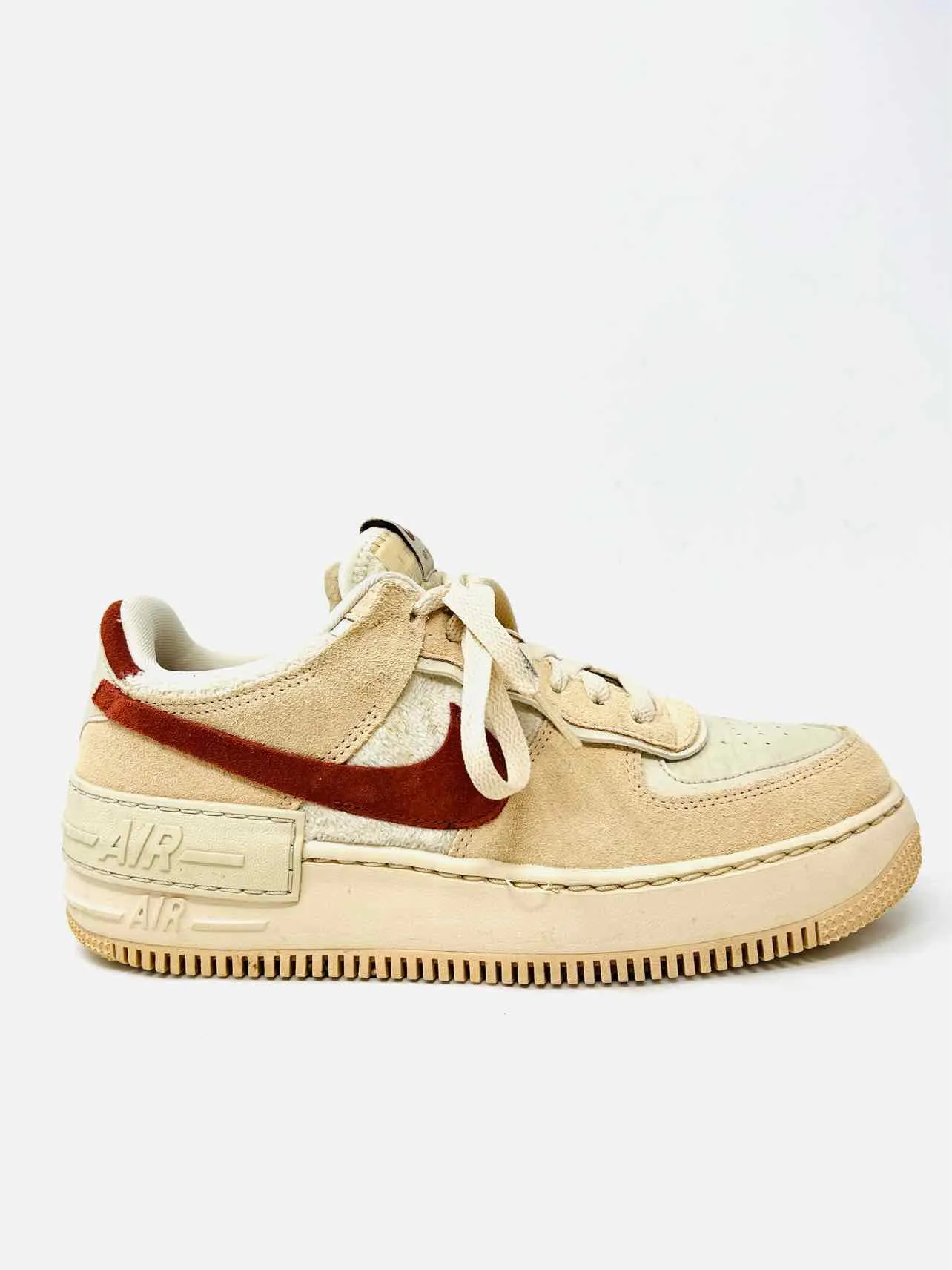 Nike Size 9.5 Beige/Red Blocked Suede Shoes Sneakers