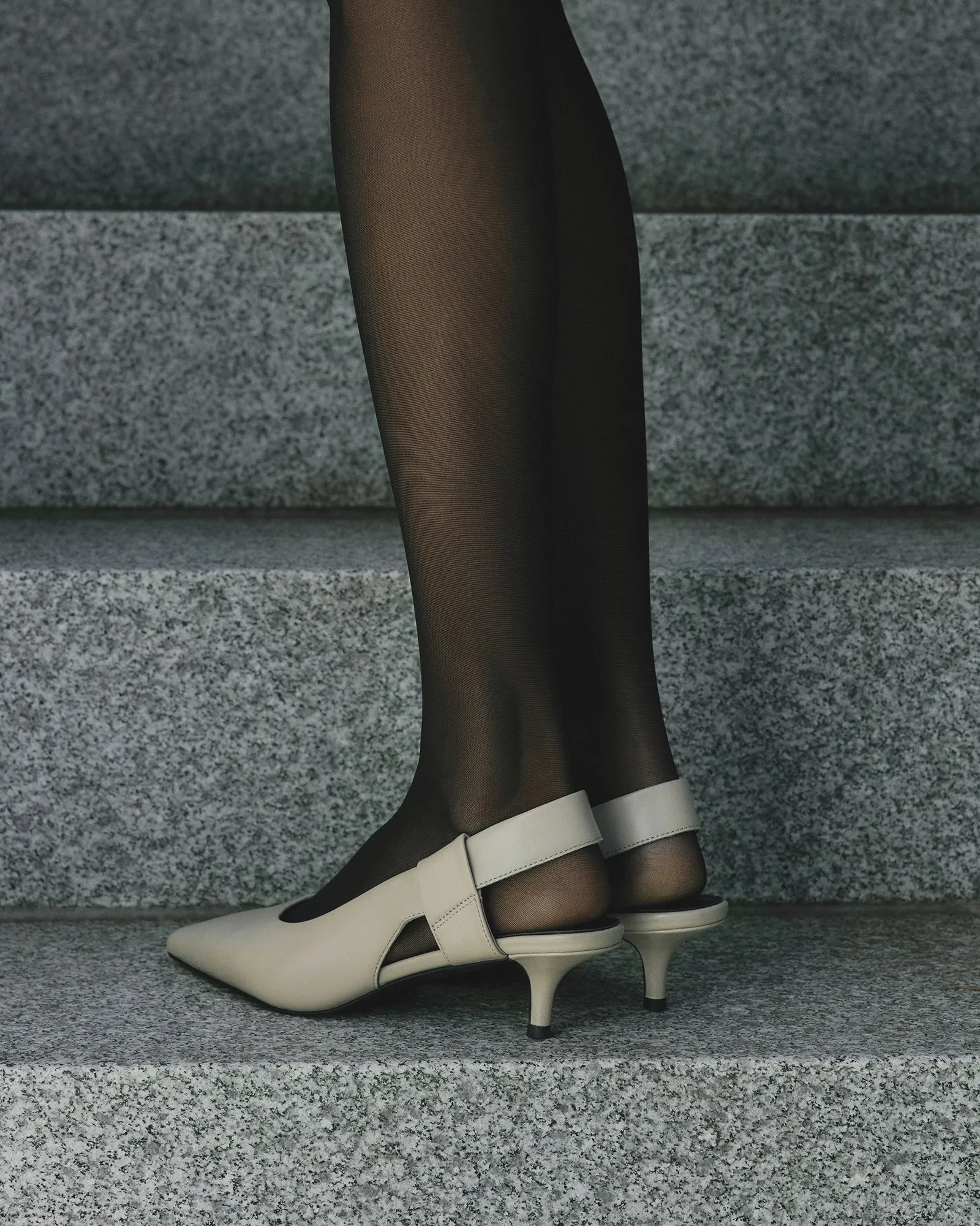 ROSA LOW HEELS SAND LEATHER
