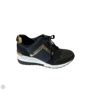 Shoes Sneakers By Clothes Mentor In Black & Gold, Size: 9.5