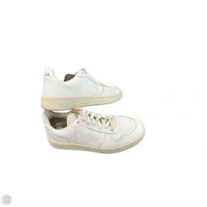 Shoes Sneakers By Clothes Mentor In White, Size: 7