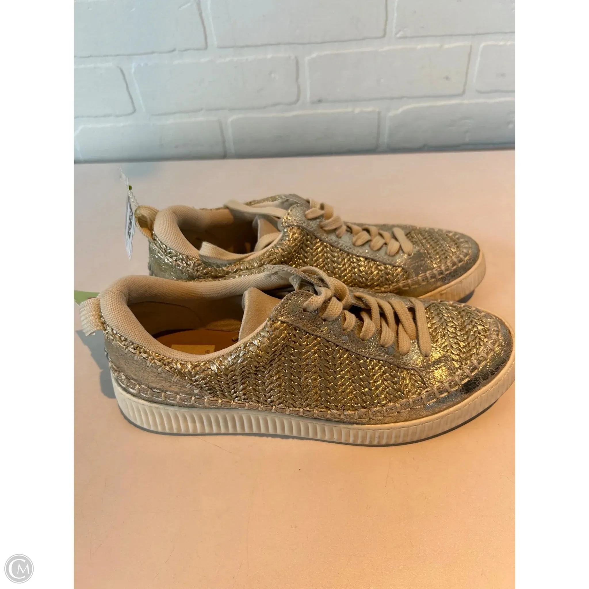 Shoes Sneakers By Dolce Vita In Gold, Size: 7.5