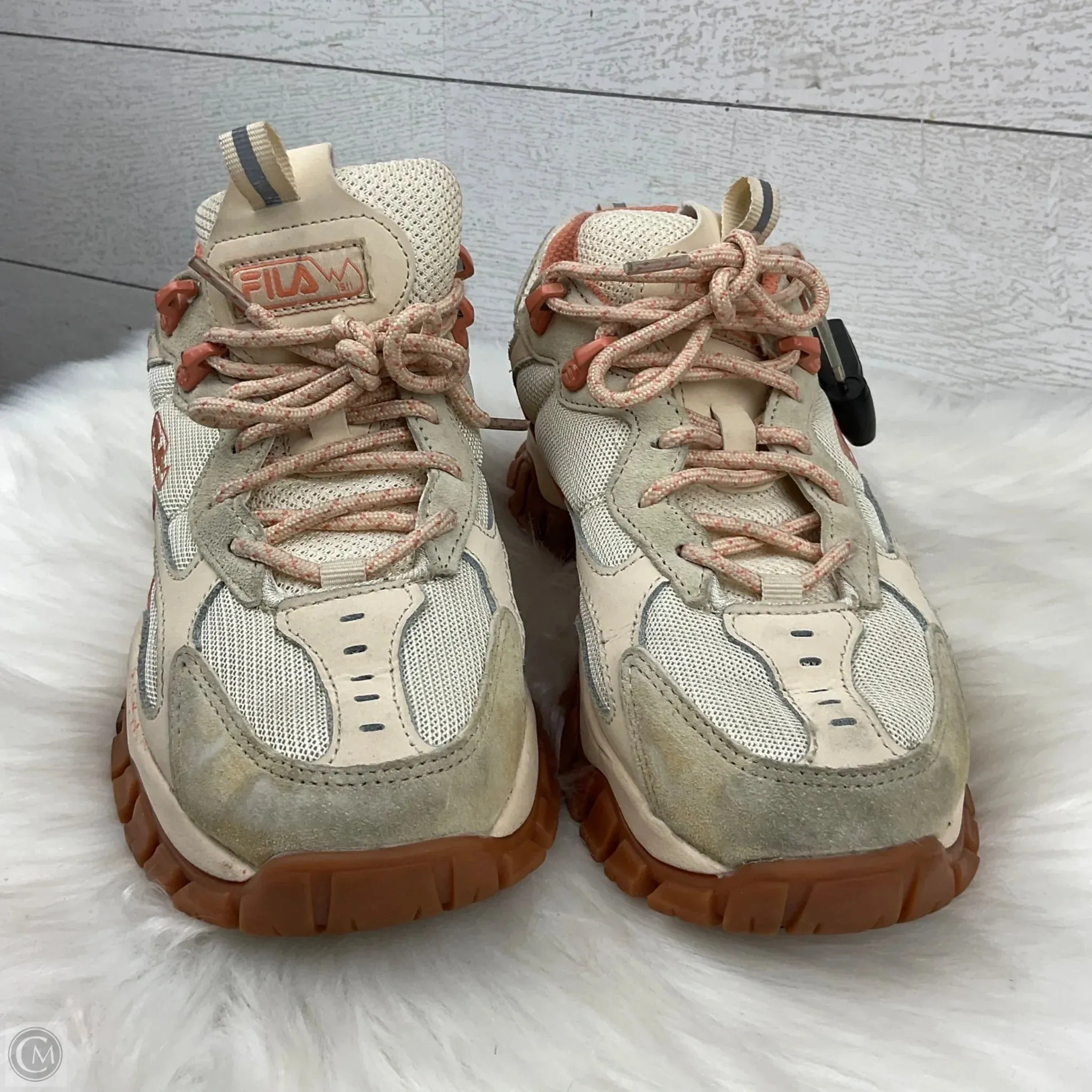 Shoes Sneakers By Fila In Coral, Size: 8