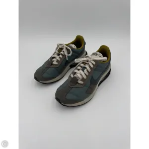 Shoes Sneakers By Nike In Grey, Size: 6.5