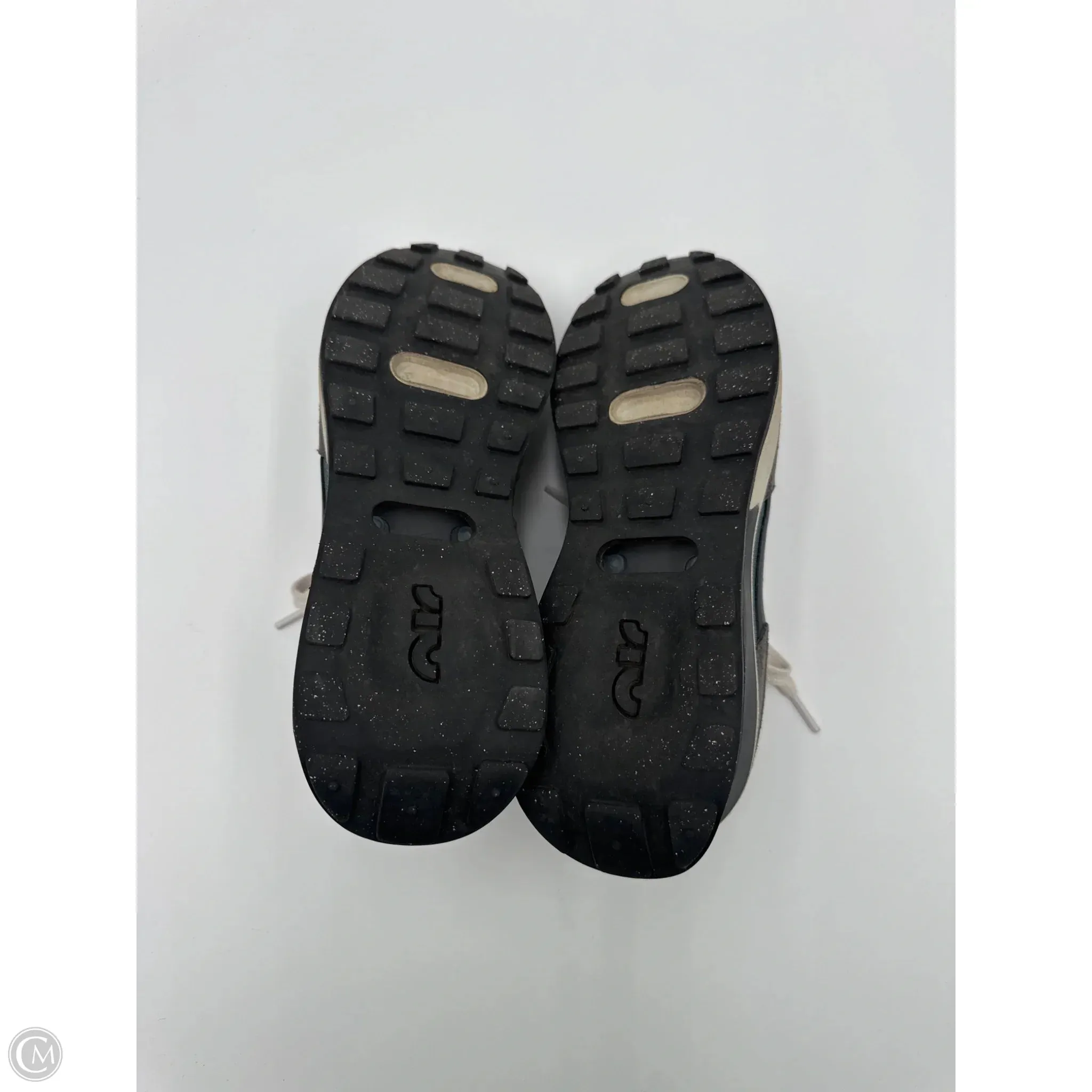 Shoes Sneakers By Nike In Grey, Size: 6.5
