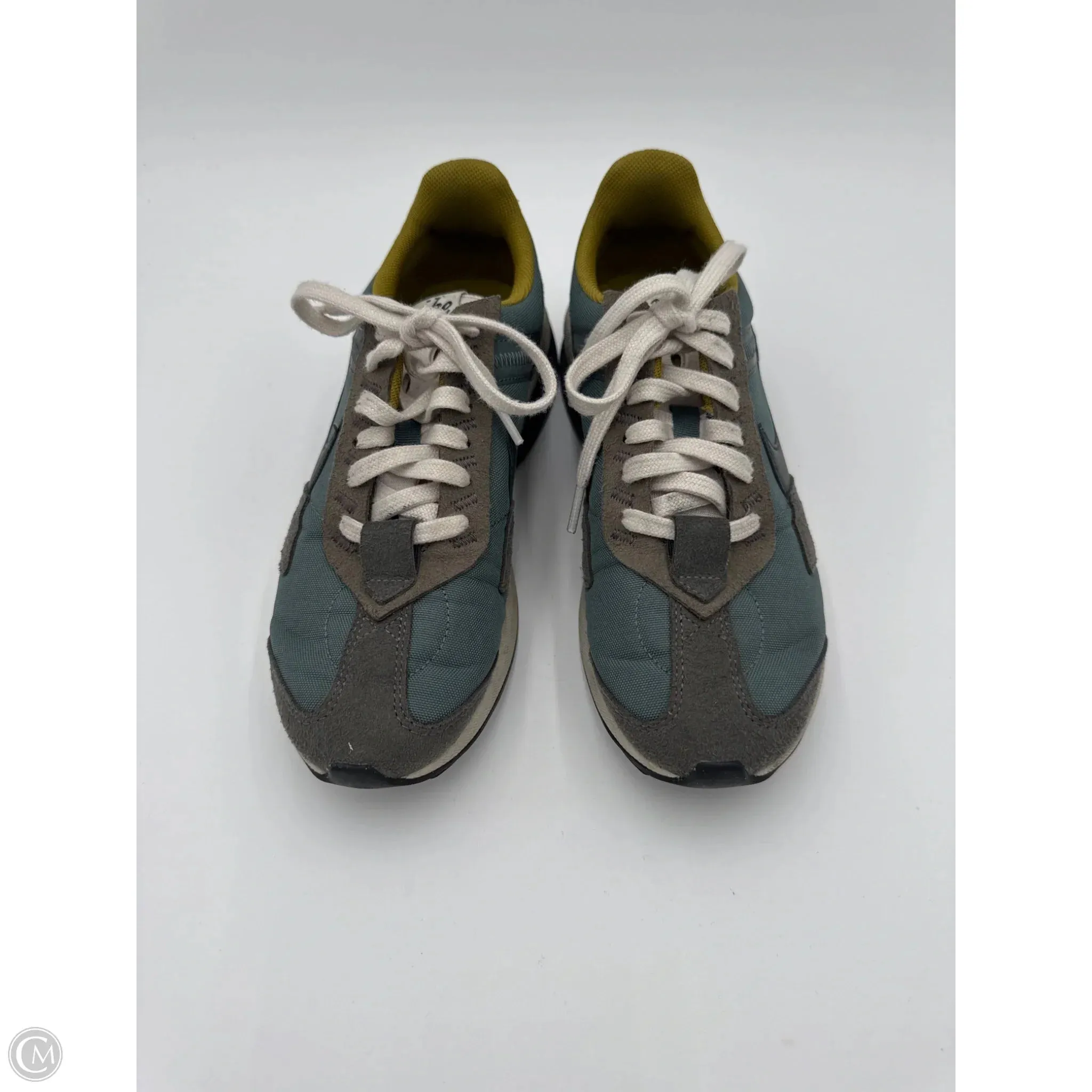 Shoes Sneakers By Nike In Grey, Size: 6.5