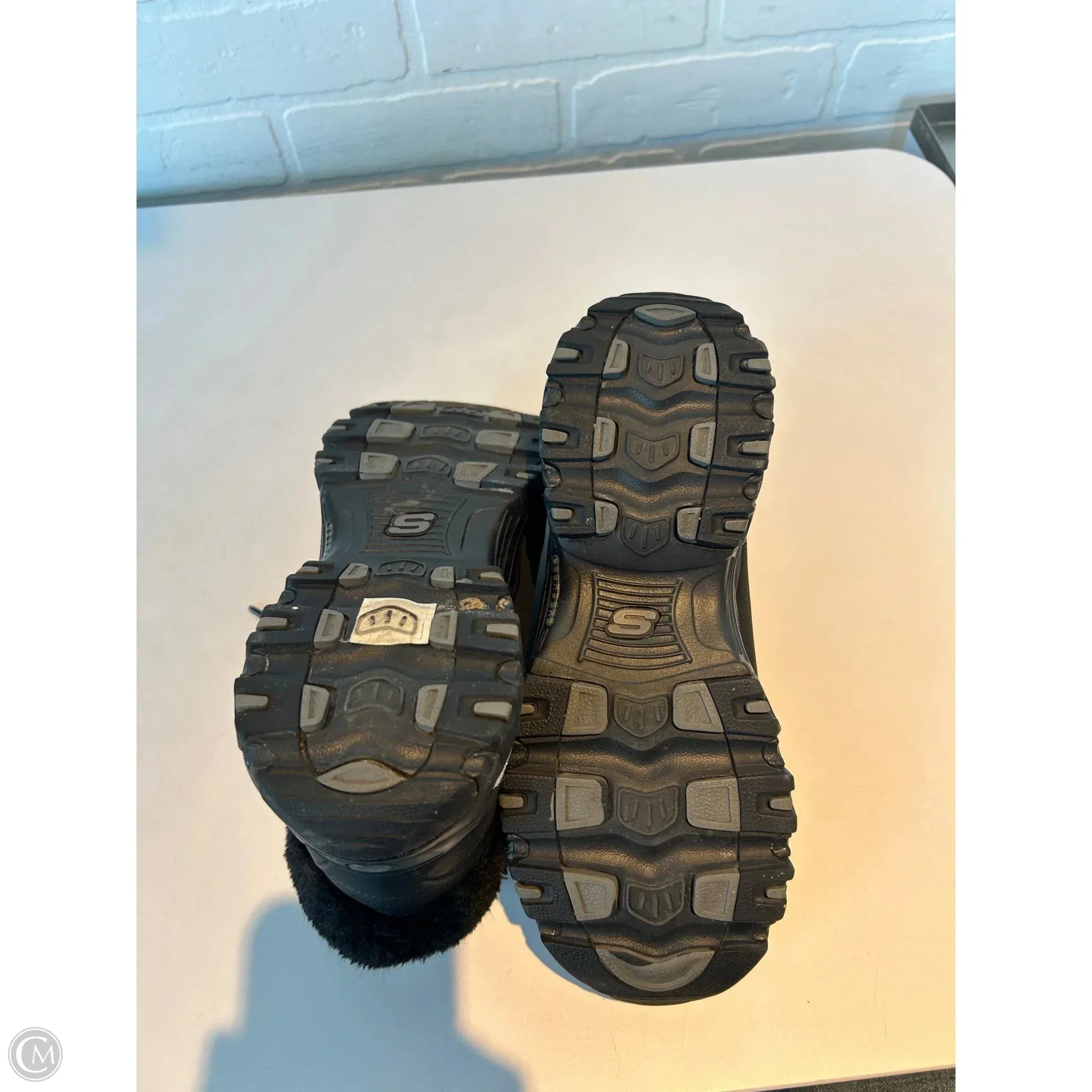 Shoes Sneakers By Skechers In Black, Size: 8.5