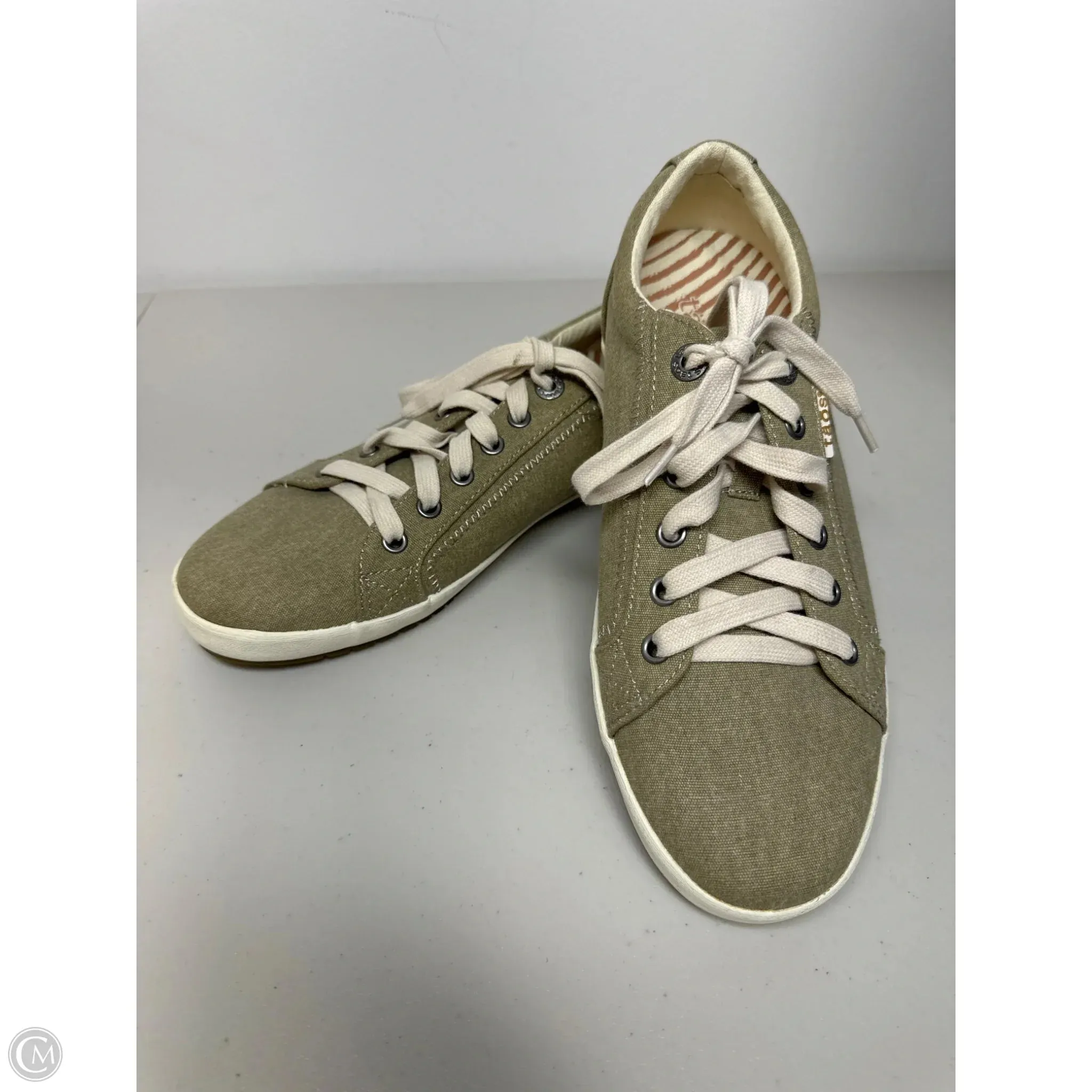 Shoes Sneakers By Taos In Olive, Size: 9