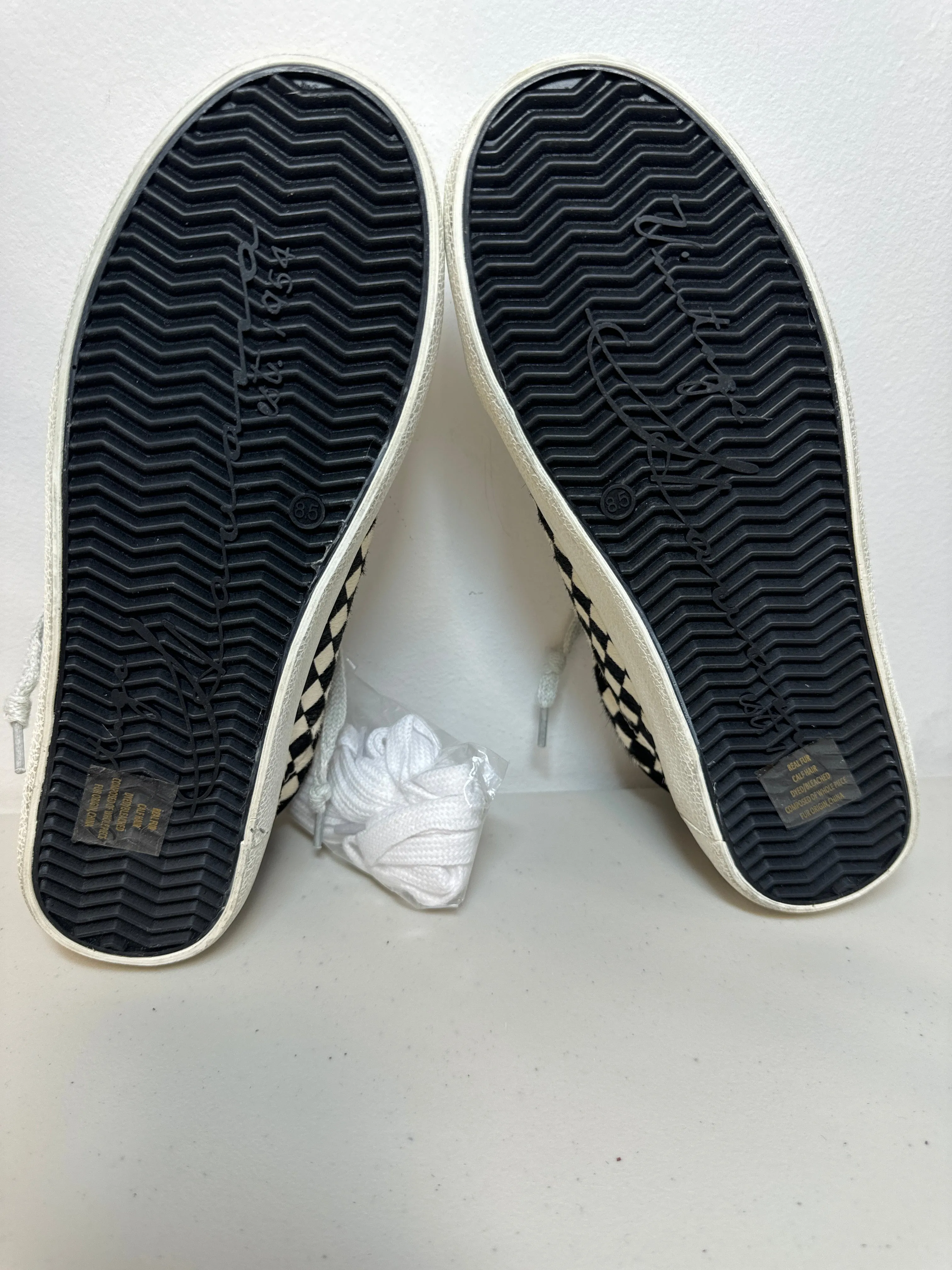Shoes Sneakers By Vintage Havana In Checkered Pattern, Size: 8.5