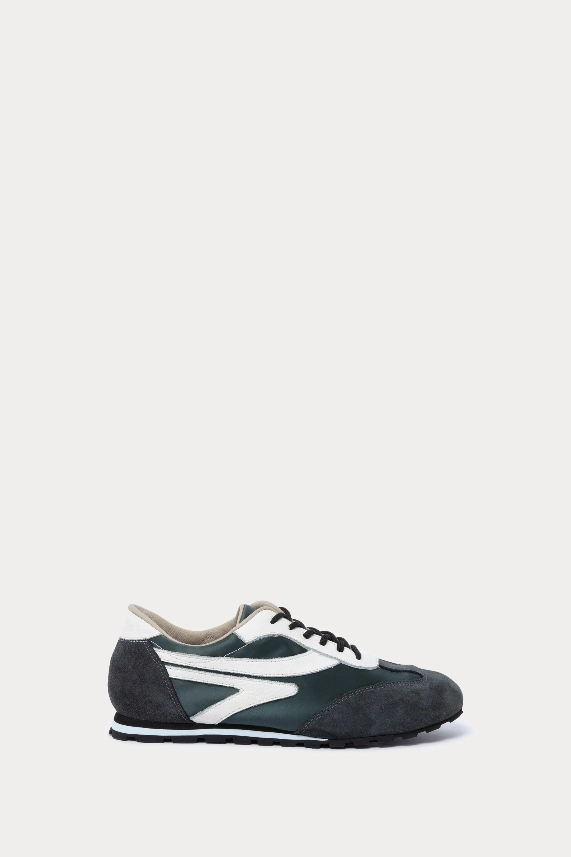 Stevie Sneaker