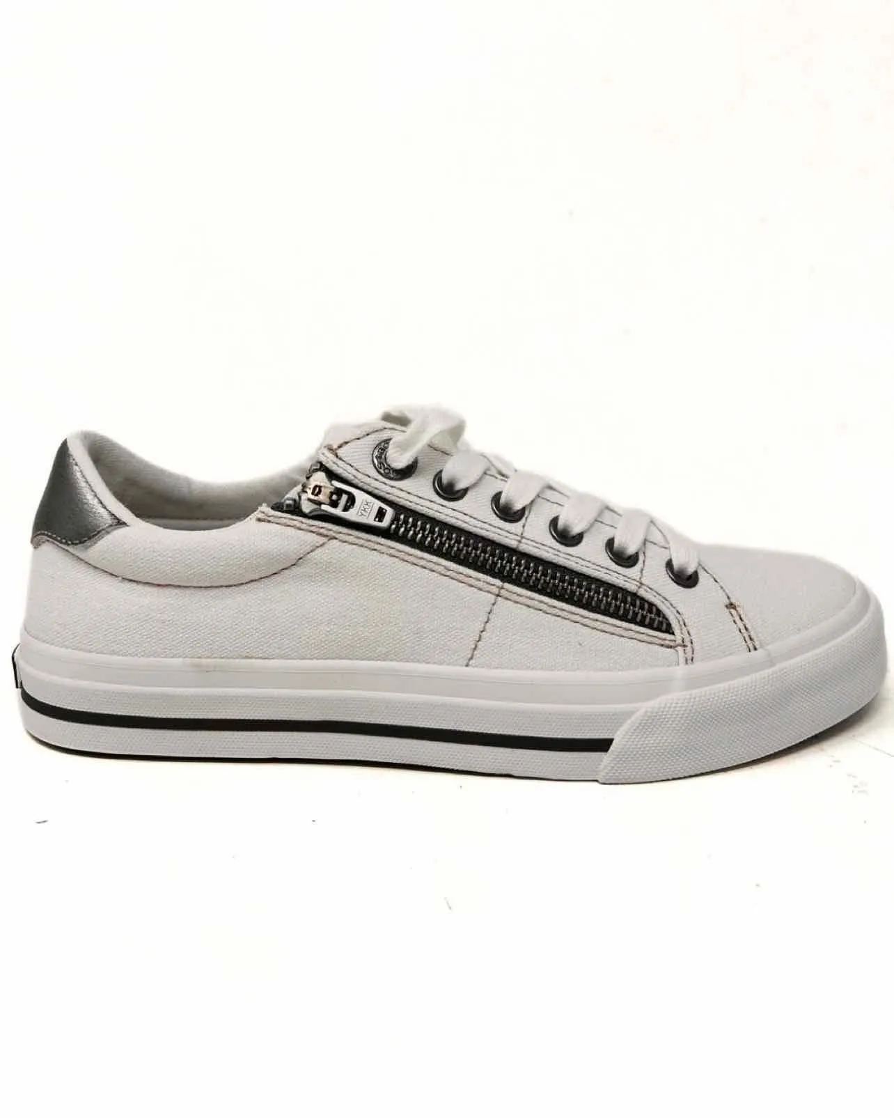 Taos Size 7 White/Silver Zipper Lace-Up W/ BOX!!! Shoes Sneakers
