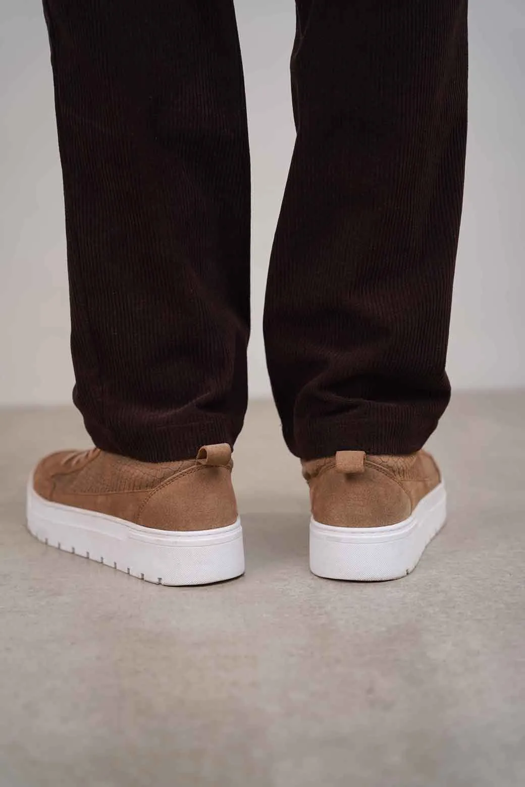 TEXTURED LEATHER SNEAKERS