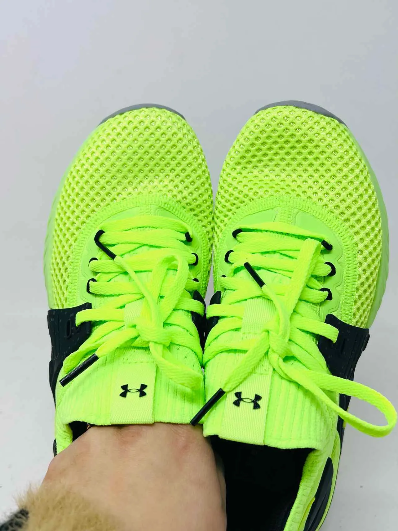 Under Armour Size 7 Neon Green/Black Lace-Up Mesh Shoes Sneakers