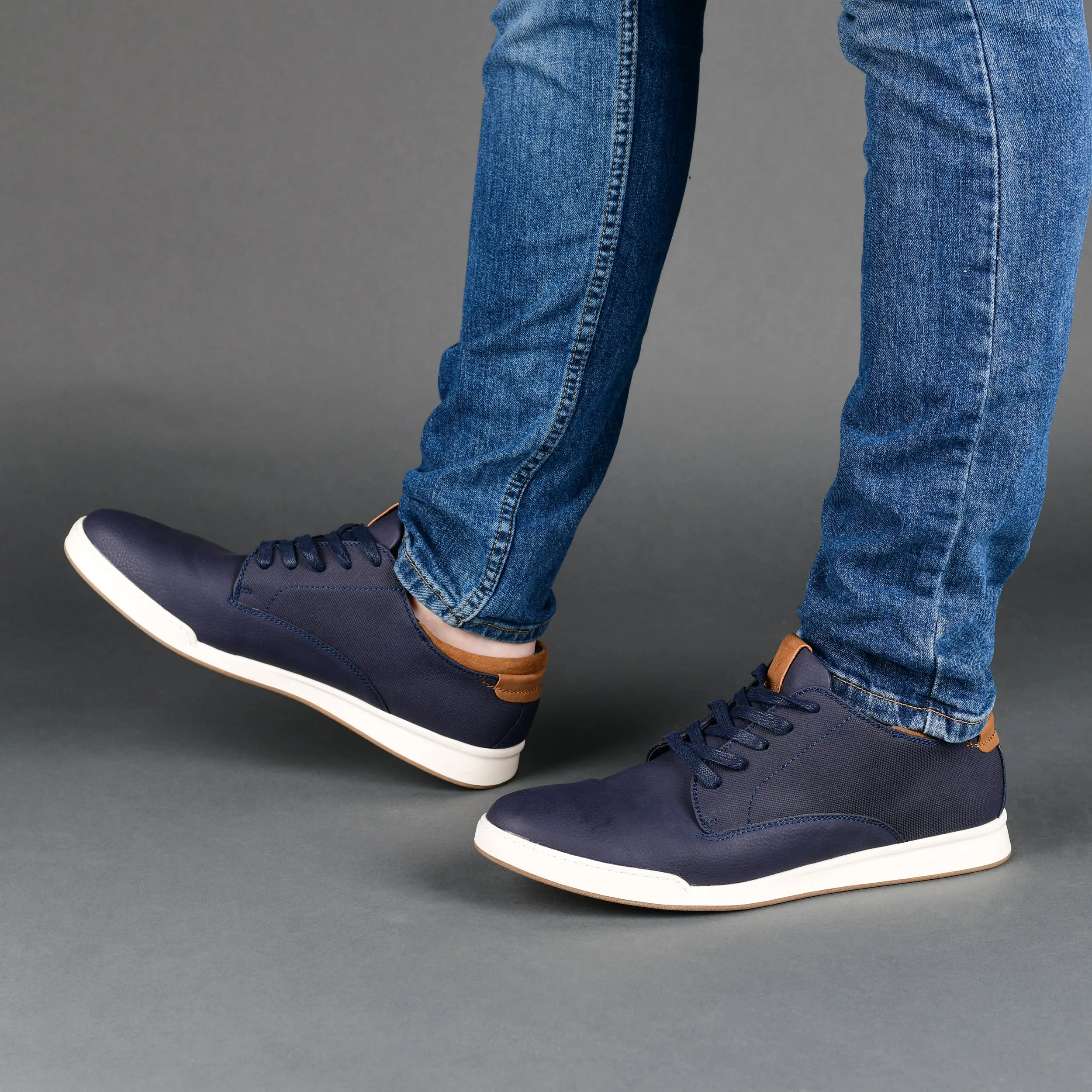Vance Aydon Casual Sneaker