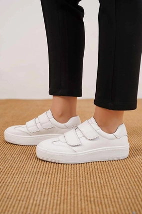 VINTAGE VELCRO SNEAKERS