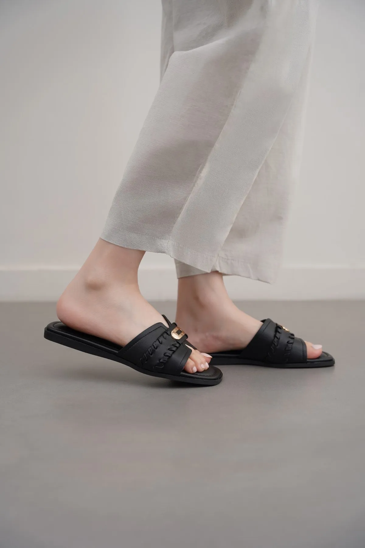 WHIPSTITCH SLIDES