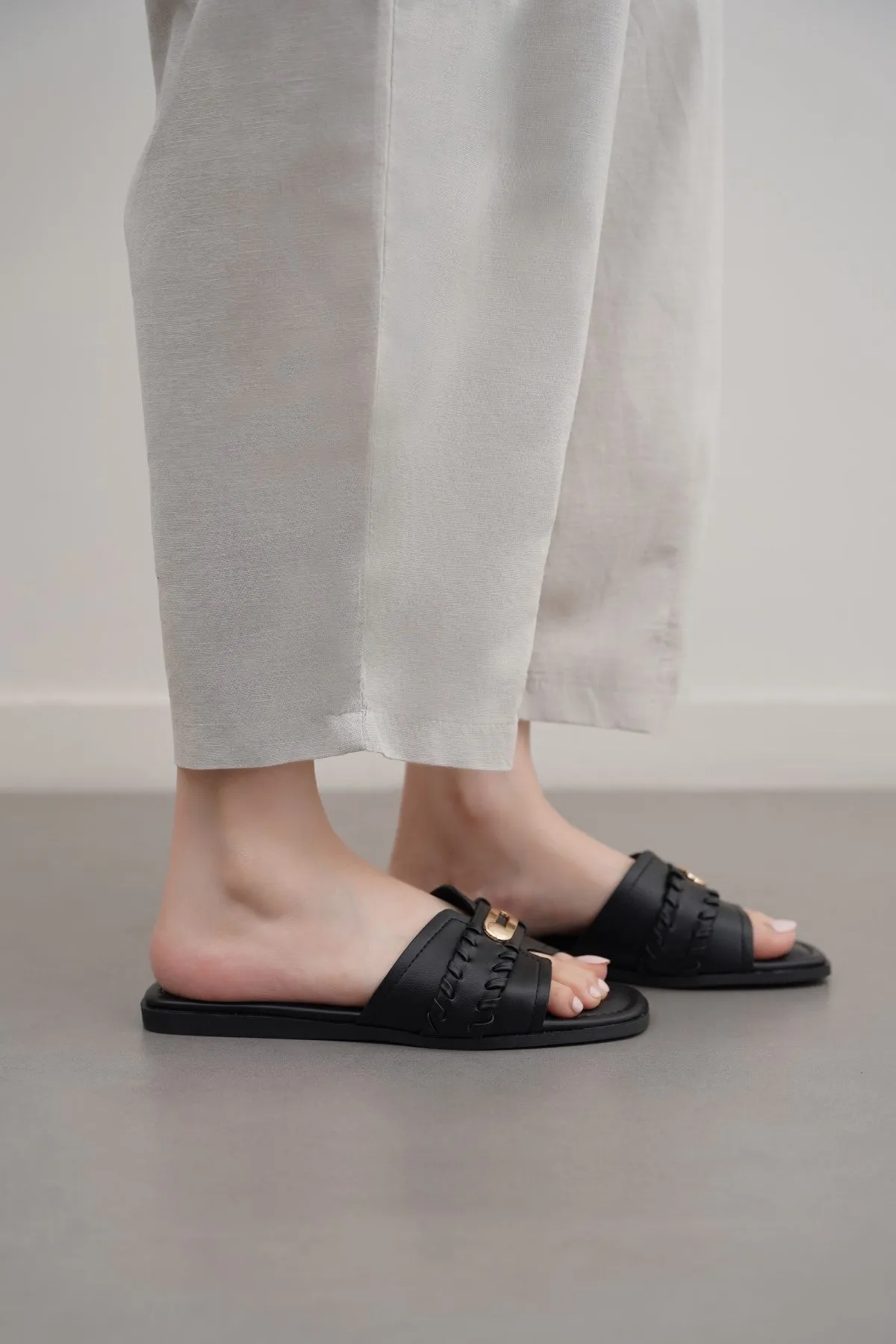 WHIPSTITCH SLIDES