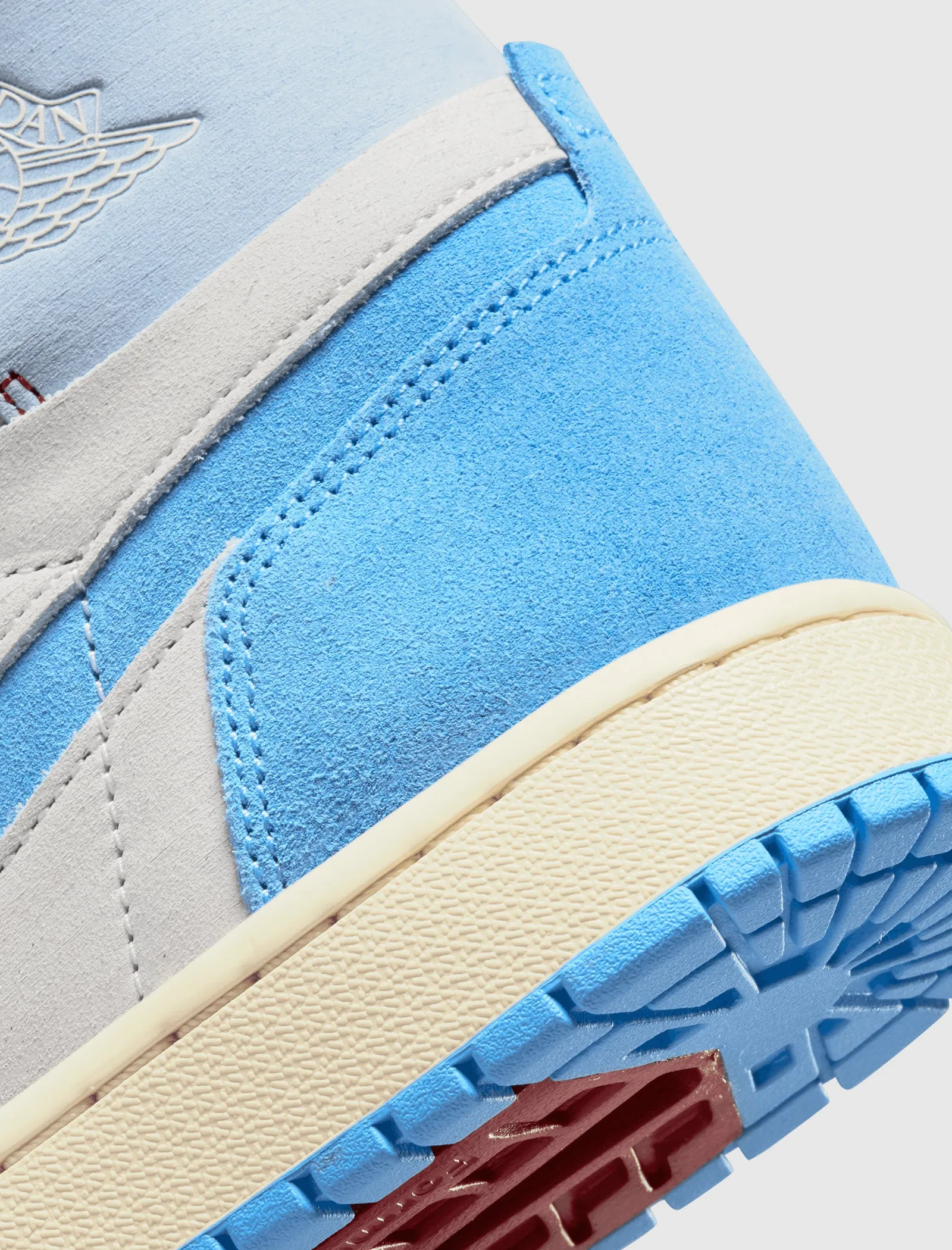 WOMEN'S AIR JORDAN 1 ZOOM CMFT 2 "UNIVERSITY BLUE"