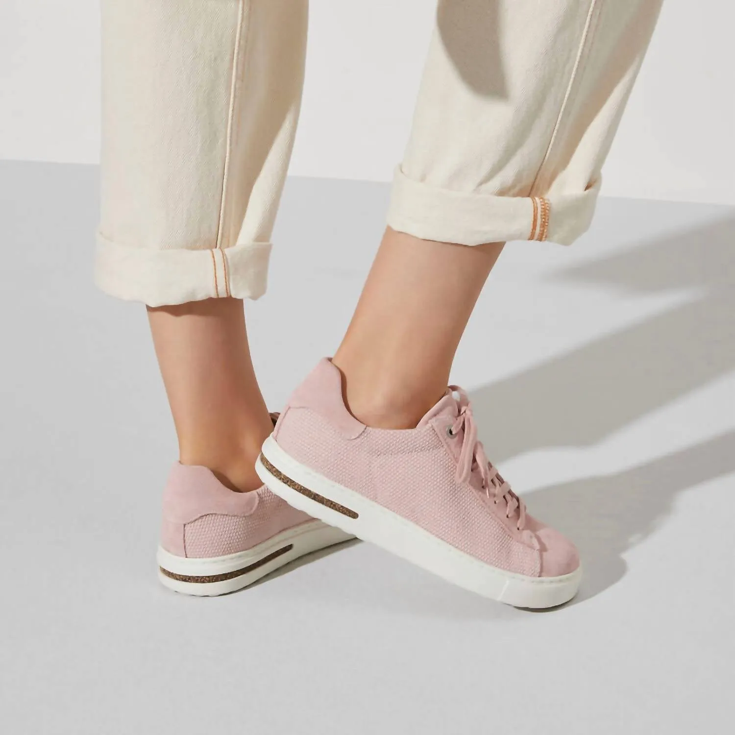 Women's Bend Low Sneaker - Narrow In Soft Pink