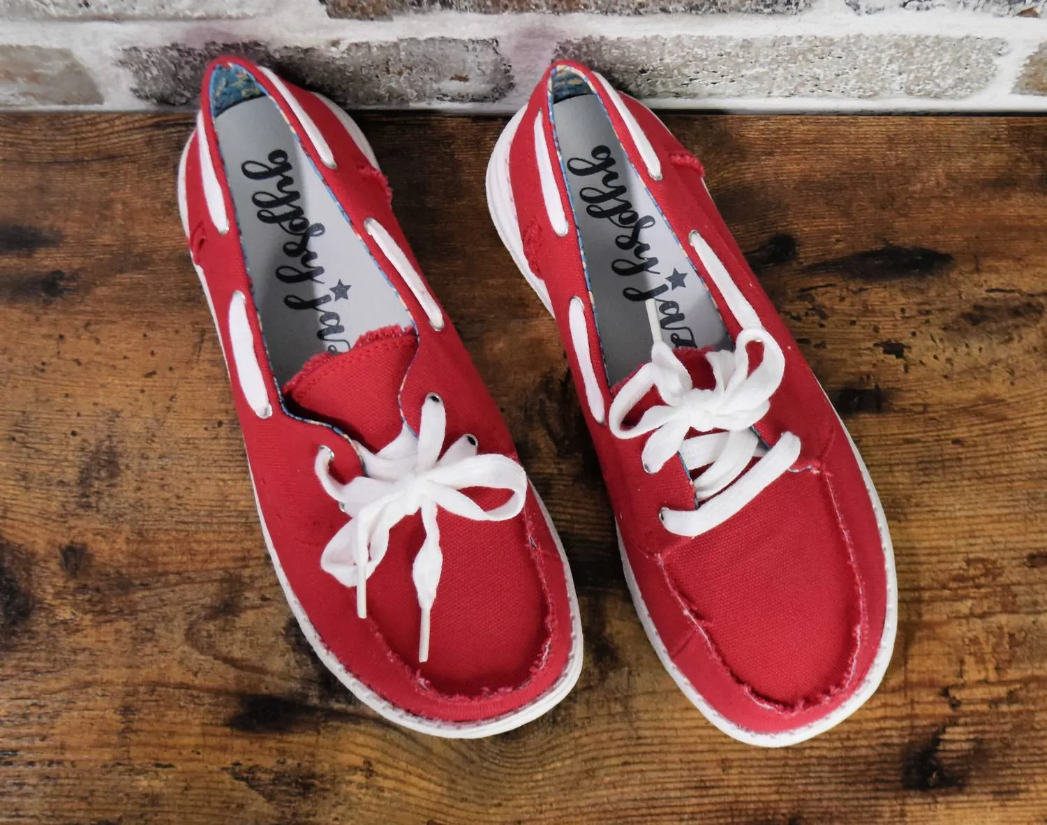 Women's Gypsy Jazz Sneakers In Red Sail Away